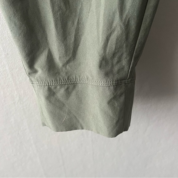 Eddie Bauer Sage Green Lightweight Joggers Size Small - Picture 4 of 7